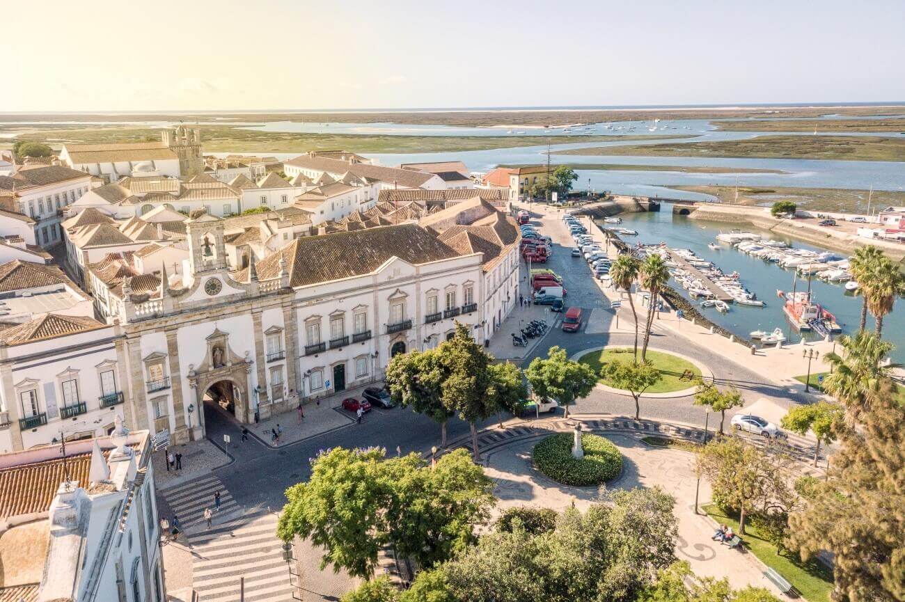 Rent a car in Faro